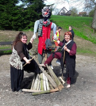 29.4 2016 Rej čarodějnic v Domovu pod hradem Žampach