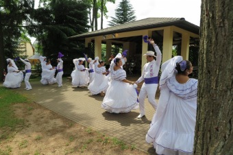 25.6. 2017 vystoupení souboru Fiesta Tica Kostarika - folklorní soubor ze San José z Kostariky