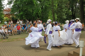 25.6. 2017 vystoupení souboru Fiesta Tica Kostarika - folklorní soubor ze San José z Kostariky