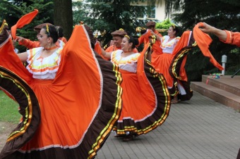 25.6. 2017 vystoupení souboru Fiesta Tica Kostarika - folklorní soubor ze San José z Kostariky