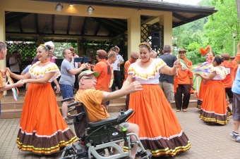 25.6. 2017 vystoupení souboru Fiesta Tica Kostarika - folklorní soubor ze San José z Kostariky