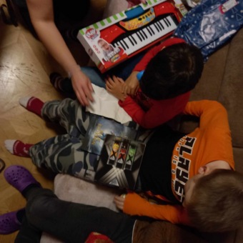 2023 Štědrý den v Domovu pod hradem Žampach (24.12.) - domek děti Žamberk