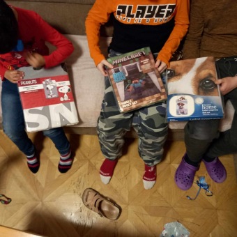 2023 Štědrý den v Domovu pod hradem Žampach (24.12.) - domek děti Žamberk