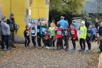 Foto Iscarex - Honza Šimůnek a Markéta Černá: 2. ročník běžeckého krosu Okolo Žampachu 23.10. 2016