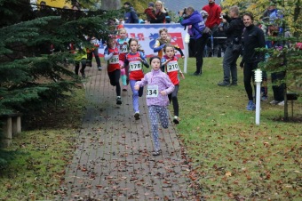 Foto Iscarex - Honza Šimůnek a Markéta Černá: 2. ročník běžeckého krosu Okolo Žampachu 23.10. 2016