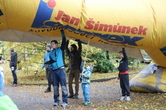 Foto Iscarex - Honza Šimůnek a Markéta Černá: 2. ročník běžeckého krosu Okolo Žampachu 23.10. 2016