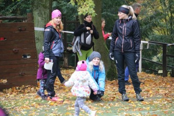 Foto Iscarex - Honza Šimůnek a Markéta Černá: 2. ročník běžeckého krosu Okolo Žampachu 23.10. 2016