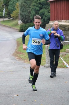 Foto Iscarex - Honza Šimůnek a Markéta Černá: 2. ročník běžeckého krosu Okolo Žampachu 23.10. 2016