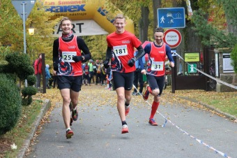 Foto Iscarex - Honza Šimůnek a Markéta Černá: 2. ročník běžeckého krosu Okolo Žampachu 23.10. 2016