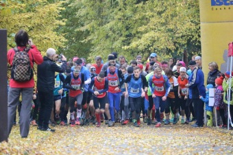 Foto Iscarex - Honza Šimůnek a Markéta Černá: 2. ročník běžeckého krosu Okolo Žampachu 23.10. 2016