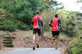 Foto Iscarex - Honza Šimůnek a Markéta Černá: 2. ročník běžeckého krosu Okolo Žampachu 23.10. 2016