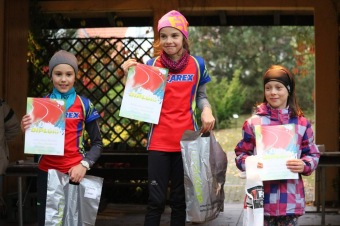 Foto Iscarex - Honza Šimůnek a Markéta Černá: 2. ročník běžeckého krosu Okolo Žampachu 23.10. 2016