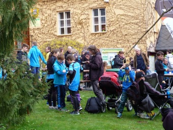 2016 Orientační běžci na Žampachu (5. kolo VčP OB 16.04. 2016)