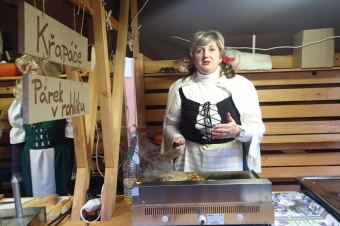 12.12 2014  Vánoční akce - Jarmark - dětské dílny - koncert