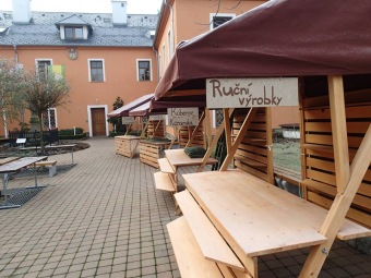 11.12. 2015 - přípravy na Vánoční akce - Jarmark - dětské dílny - koncert