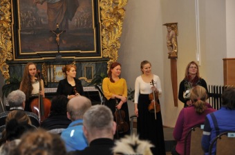 11.12. 2015 - Vánoční akce - Jarmark - dětské dílny - koncert