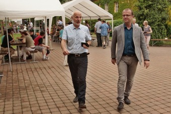 Z návštěvy hejtmana Pardubického kraje
Martina Netolického na akci Zámecká slavnost v Domovu pod hradem Žampach dne 28.5. 2016 (foto archiv zřizovatele)