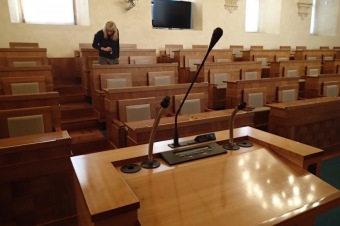 31.3. - 13.4.2015 - Výstava v budově Senátu "Z pod hradu Žampach..."