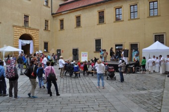 10.-12.9. 2015  GINKO - taneční kroužek na festivalu - Jičín - město pohádky