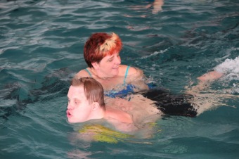 2017 Z nabídky aktivizačních činností v běžné společnosti - kavárna a plavání Rychnov nad Kněžnou