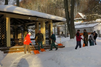 2017 Práce obyvatel v zimním období....