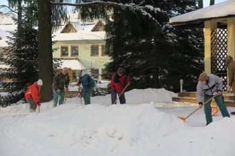 2017 Práce obyvatel v zimním období....