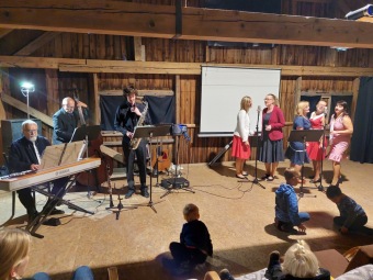 Mezi trámy, Alternativní půda. Dne 18.9. 2022 zde proběhlo Ohlédnutí za letošním MPPFF.