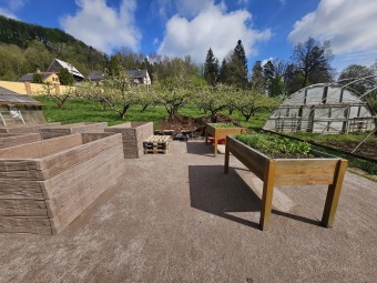 2025 Nové vyvýšené záhony pro naše zahradnictví (14.4.)