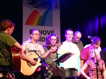 30.9. 2015 Barbušáci na akci Duhové křídlo Pardubice