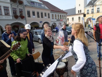 24.9. 2015 Integrační den Ústí n. Orl.  - Barbušáci a canisterapie p. Loučky