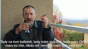 2017 fotografie z dokumentárního filmu Domov pod hradem více než 50 let života