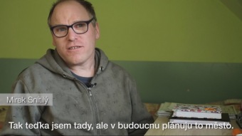 2017 fotografie z dokumentárního filmu Domov pod hradem více než 50 let života