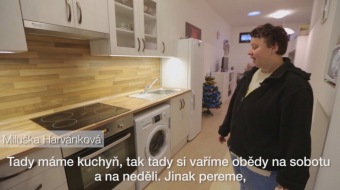 2017 fotografie z dokumentárního filmu Domov pod hradem více než 50 let života