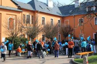 SVĚTOVÝ DEN POROZUMĚNÍ AUTISMU 2019 - Mám svůj svět, ale mám Vás rád. Domov pod hradem Žampach se zapojuje do akcí na podporu zvýšení povědomí o autismu (2.4. 2019)