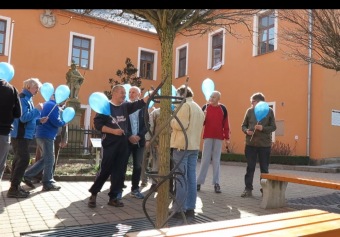 SVĚTOVÝ DEN POROZUMĚNÍ AUTISMU 2019 - Mám svůj svět, ale mám Vás rád. Domov pod hradem Žampach se zapojuje do akcí na podporu zvýšení povědomí o autismu (2.4. 2019)