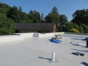 Dokončení rekonstrukce a zateplení střechy...