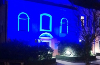 2023 Světový den porozumění autismu - nádvoří v modrém (2.4.)