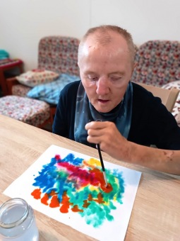 2025 Aktivizační činnost - výtvarná tvorba - domek Adam (8.7.)