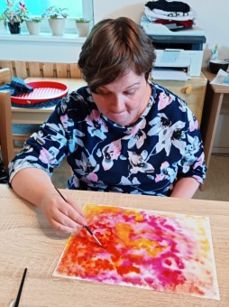 2025 Aktivizační činnost - výtvarná tvorba - domek Adam (8.7.)