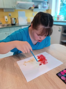 2025 Aktivizační činnost - výtvarná tvorba - domek Adam (8.7.)