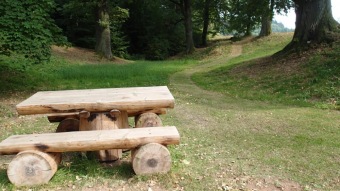 2016 Sadové úpravy - horní zámecký park - nový záhon