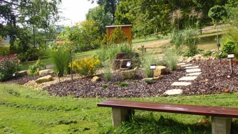 2016 Sadové úpravy - horní zámecký park - nový záhon