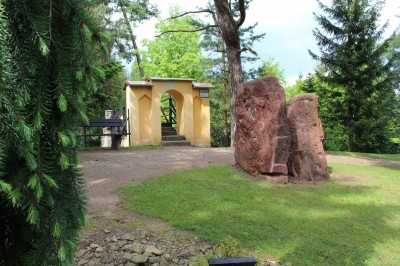 Žampach Arboretum - horní park - jaro (26)