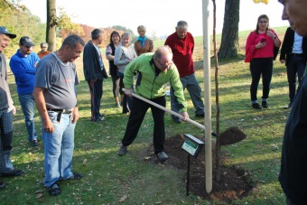 2018 Sázení pamětní lípy ke Dni stromů a 100. výročí republiky za účasti Q VOX (17.10.)