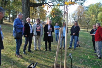 2018 Sázení pamětní lípy ke Dni stromů a 100. výročí republiky za účasti Q VOX (17.10.)