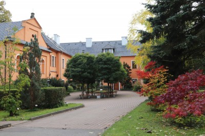 Žampach Arboretum - nádvoří - příchod podzimu 2022