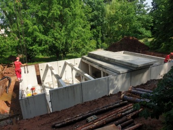 2023 Program dešťovka - průběh prací - montáž retenční nádrže 13.6. 2023