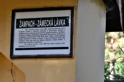 i zameckou lavku ...