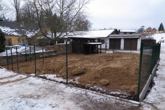 2016 Stavba chlívku - přístřeší s výběhem pro chov domácích zvířat (dokončeno 9.12. 2016)