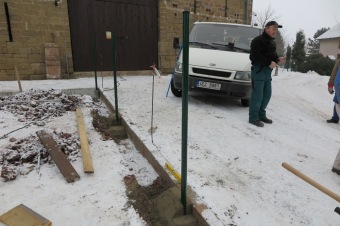 2016 Stavba chlívku - přístřeší s výběhem pro chov domácích zvířat (dokončeno 9.12. 2016)